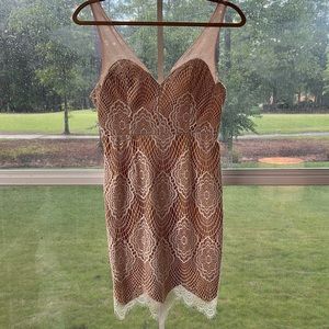 Super sexy cocktail dress perfect for summer date night with the feminine touch